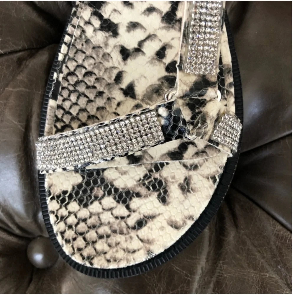 New Vince Camuto Arabelem Sandal Natural Snake leather crystal gem jeweled strap - Picture 11 of 14